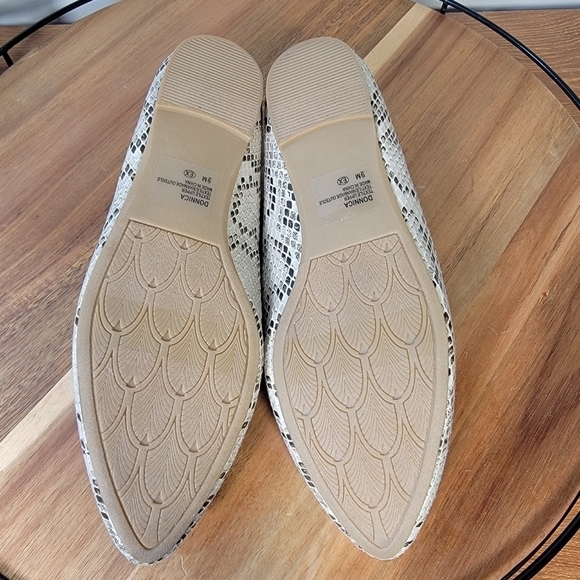 Jellypop Donnica Snakeskin Print Pointed Toe Ballet Flats Size 9 - Picture 12 of 17